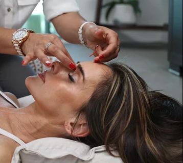 Rejuvenescimento Facial - Dra. Ariel Tourinho